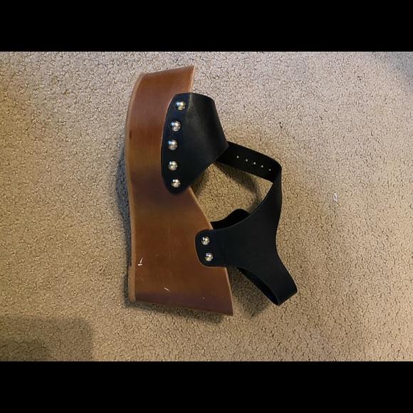 Black and Gold Wedges - Picture 3 of 3